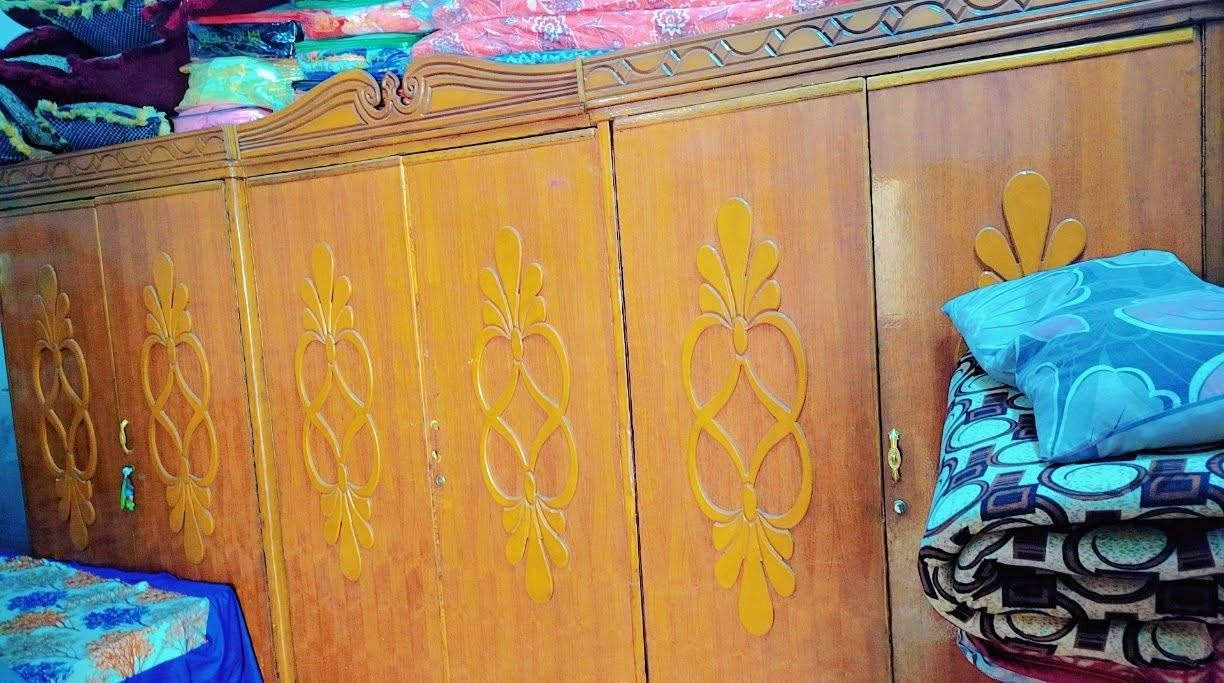 سلام عليكم غرفه اخشاب 6 بيبيان للبيع مثل مموضح بالصور غرفه نضيفه محتاجه تلحيضات بسيطه اليريدهة يتفضل خاص وبي خير ويدلل وهاذه رقمي ***********
