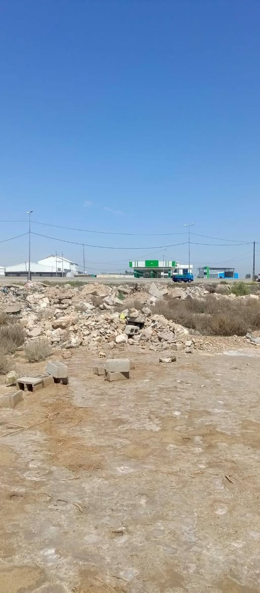 2دونم لبيع علا طريق الزائرين الواحه 33متر علا الشارع العام سعر الدونم 
170مليون وبي مجال لشرائح الاتصال ***********
