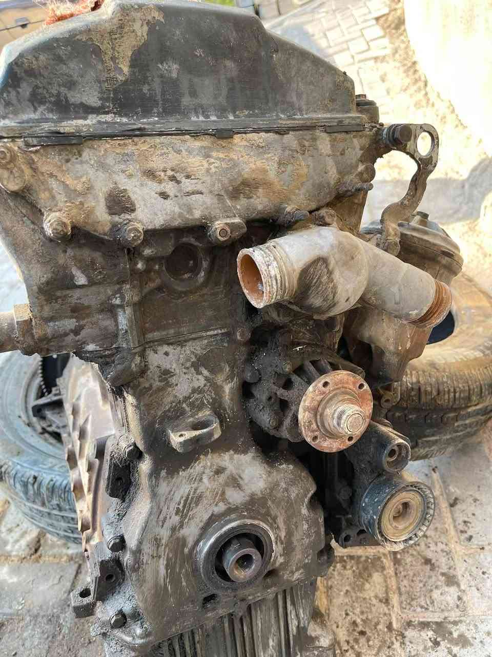 نصف محرك 520 مسكر عدل بيها تبخير وكازكيت
للبيع مكان البصره للاستفسار ***********
