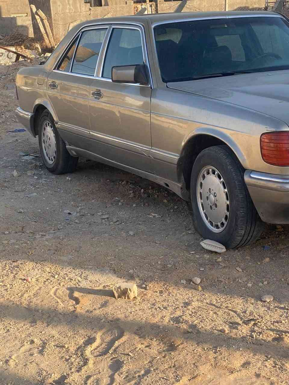 للبيع مرسيدس مديل ٨٧ محرك ٣٠٠٠ تخم تاير جديد وكير ومكينة وتبريد شغال السعر ٤٥ للاتصال ***********
