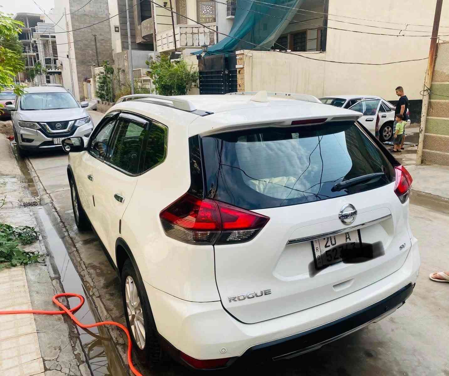 نيسان روج SV • ٢٠١٩ • ابيض