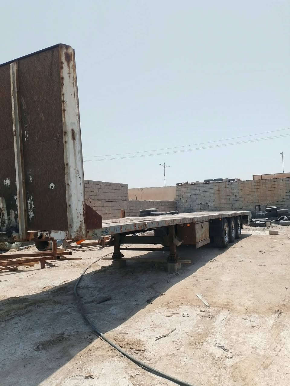 عربانة شمتز للبيع مكاني بصرة قضاء الزبير قرب صيطرت الفيحاء السعر ٣٥وبيها مجال بصيط مكفول من كلشي ***********او***********
