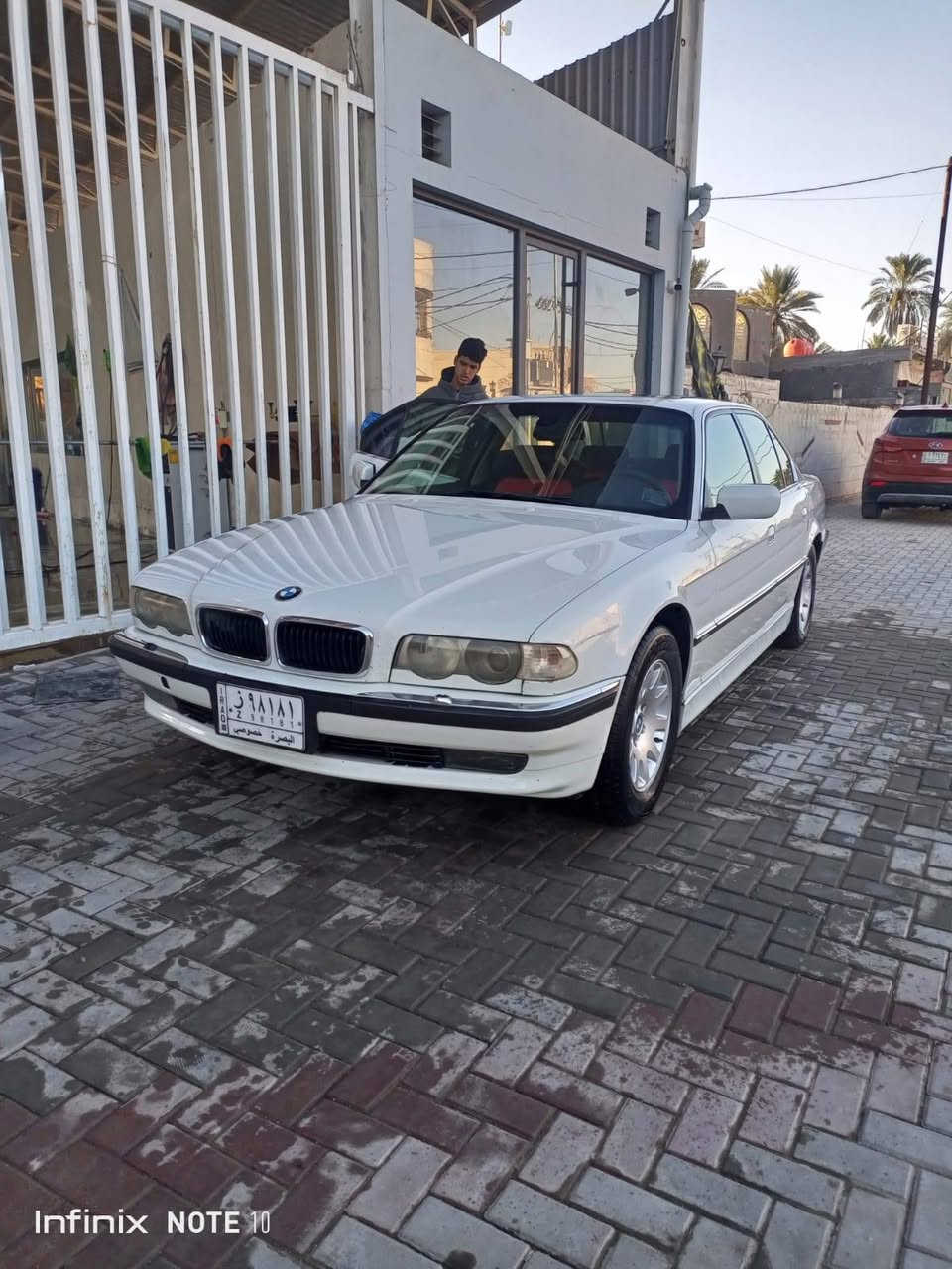 Bmw 740i v8 
بي ام دبليو خفاش
موديل 2000 أصل
كفالة عامة من الصبغ (قطرة صبغ ما بيها) 
مكينة كير كفالة
حدادية جديدة
تخم تاير 
تبريد ❄️ وي السويج
مكان السياره سماوة

***********
