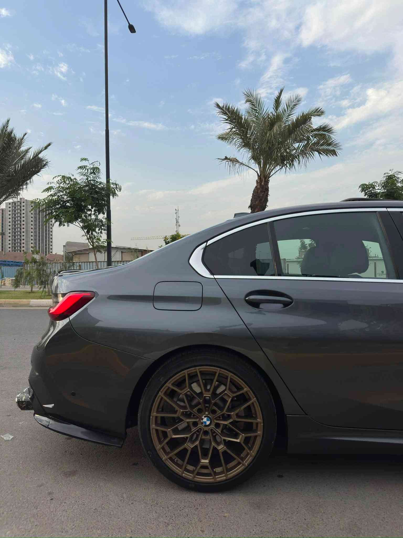 G20 330i • ٢٠٢١ • ماشيه ٧٠ الف