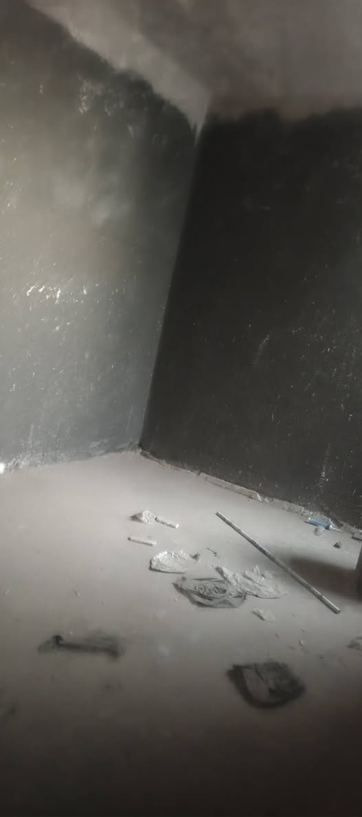 سلام عليكم 
بيت للبيع المكان الرميثة  حي الصحة منطقه 19

مساحه البيت 250متر بيه غرفتين وصاله ومطبخ وبراني وحمامات داخليه وخارجيه 
بنيان 2025 نقص سيراميك وصبغ وكهربائيات مكانه قريب على المدارس الصينيه خدمات كامله ماي وكهرباء 

ملبوخ داخل وخارج وبيبان وشبابيك مكمله 
عوزه تشطيبات 
مطلوب للاسكان 40مليون 
السعر الكلي 120وبيه مجال 
رقمي الخاص ***********
