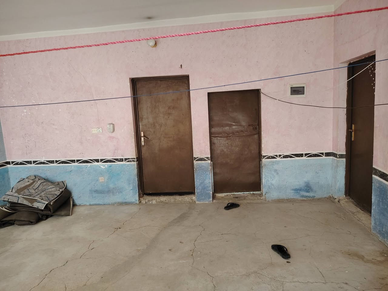 سلام عليكم بيت 200متر طابو صرف للبيع حي المجتبى المراسلة على الرقم ***********
