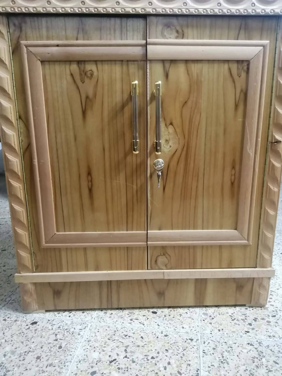 كمدينه جديدة غير مستعمله
عرض 80
ارتفاع 83
عمق 40
السعر 40
توصيل 5
***********
***********
