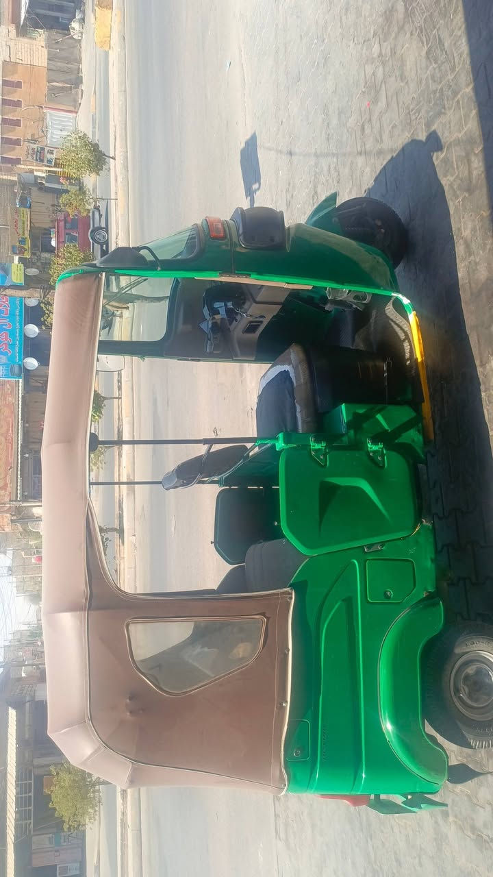 السلام عليكم
تكتك مديل 22 نضيفه حيل كفاله عامه ماعدا دحجه بسيطه فقط الباقي كفاله مرقم وجاهزه بسمي تحويل ثاني يوم 
ملاحظه مكلف بالنشر 
رقم صاحب التكتك ***********
العنوان كربلاء
