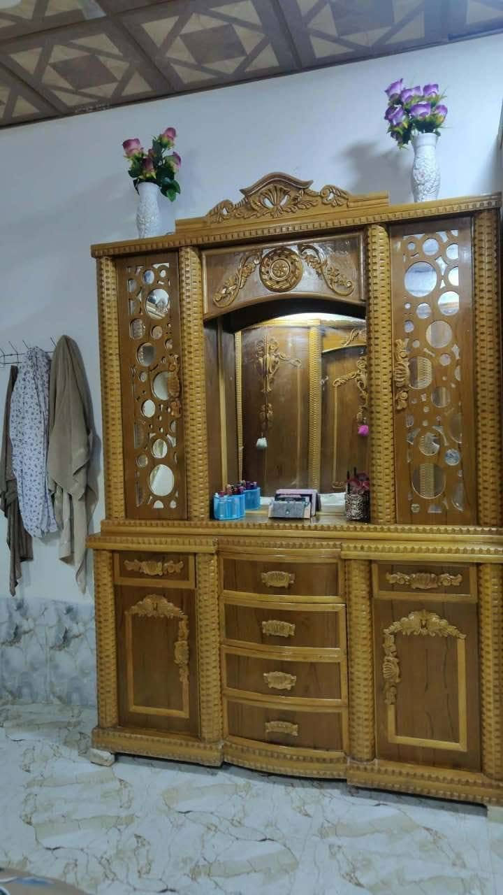 غرفه البيع نضيفه حيل السعر 1800
