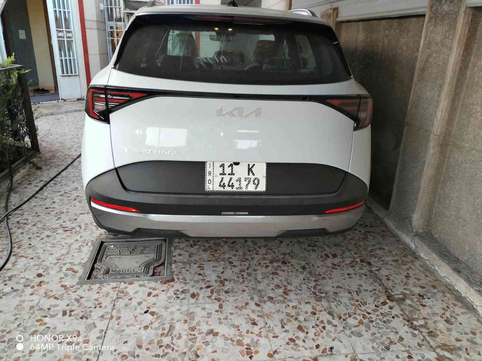 السلام عليكم 
سبورتج ٢٠٢٧
مواصفات ( كشن جلد حار بارد اللون ابيض )
ماشية ١٠٠٠
كفالة عامة
السعر ٤٠ مليون 
***********

نص مكتوب في الصور:
- O HONOR X9a
- 64MP Triple Camera
- HONOR X9a 64MP Triple Camera
- HONOR X9a