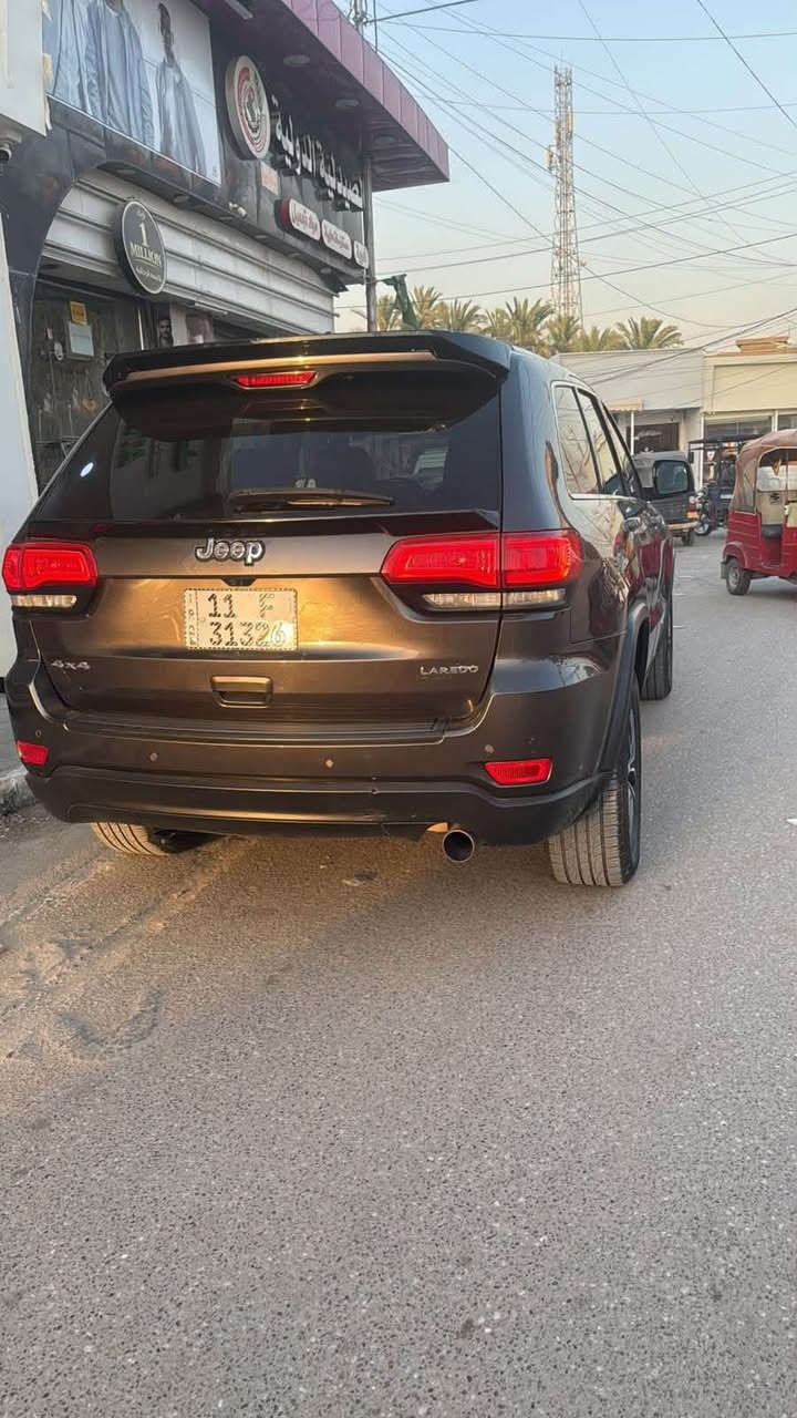 جيب لاريدو
موديل ١٩
ضرر بنيد وباب 
السعر ١٨٣
الاستفسار ***********
