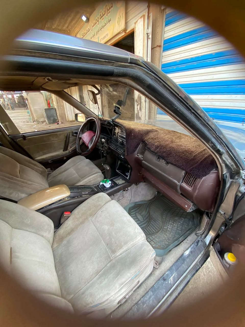 السلام عليكم 
هارتوب البيع موديل 92  كير مكينه بطه 2500 ديلكو سياره ع وضع شركه بيه جراد ورصعات قليله كهربايات كله شغله بيه منظومه مال زنون كامله  صدره كدام منفوض وخلفي نص عمر  السعر 32بيه مجال قليل رقم لانبار بسمي 28  مكانه واسط الزبيديه لاستفسار لاتصال ***********
