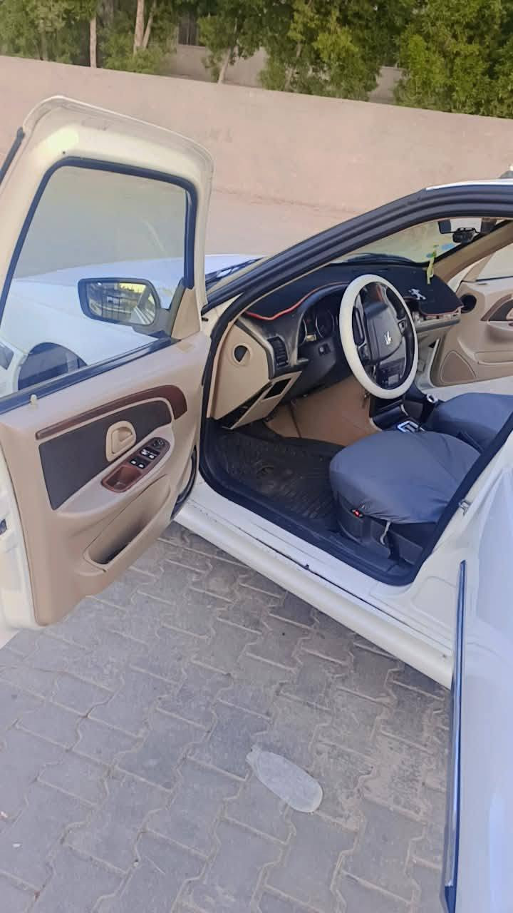 سلام عليكم عندي بيجو باص ١٧ البيع 
مكينه كير خير من الله مكينه فرنسي
تبريد خير من الله ثلج 
تخم تاير صدر ٨٠ بل ١٠٠ منظومه غاز
سياره كفاله السياره بيها طخات
رقم بغداد باسمي احول لك ثاني يوم 
السعر 57 وبيها مجال مكان بغداد
كماليه رقم الهاتف ,***********
ما متواجد على الفيس ورجاء الشراي يخابر
