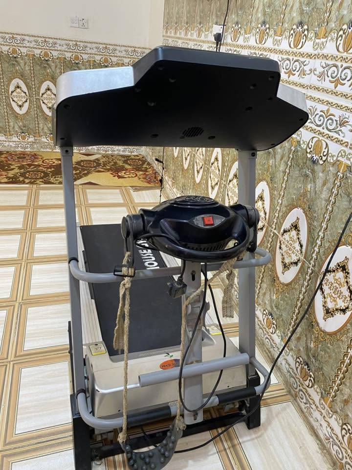 السلام عليكم جهاز رياضة جري بي تبريد وسماعات كامل من كلشي عدا الهزاز سعر ٢٢٥قفل (***********)
ديالى منصورية الشط
