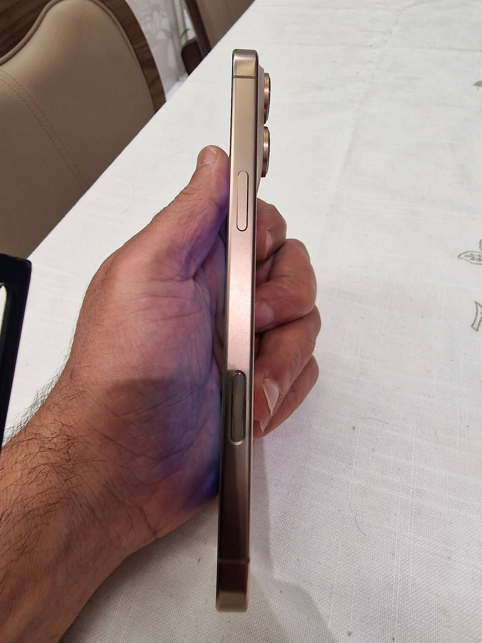 📱 iPhone 16 Pro Max | 256GB
✨ جهاز نظيف جداً وحالته ممتازة مستخدم شهرين كلشي اصلي بي ما متغير ايشي بي

🔋 صحة البطارية: 100%

💾 الذاكرة 256

📍 المكان: بغداد-الشعب

سعرة 1250 وبي مجال شي بسيط

***********

نص مكتوب في الصور:
- 14:52 60 حالة البطارية حالة البطارية عادية تعمل بطارية iPhone هذه على النحو المتوقع. حول البطارية والضمان... الحد الأقصى للقدرة 100% هذا قياس لقدرة البطارية مقارنة بقدرتها عندما كانت جديدة. قد تتسبب القدرة المنخفضة بتقليل ساعات الاستخدام بين عملية الشحن والأخرى. عدد الدورات 4 هذا هو عدد مرات استهلاك iPhone لققدرة البطارية. معرفة المزيد... تاريخ التصنيع يوليو 2024 أول استخدام سبتمبر 2024