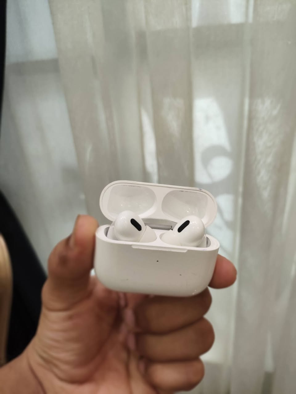 AirPods Pro الجيل الاول
السلام عليكم للبيع   اي ربود ابل كوبي درجةاولى بحالة جيدة خالي من الضرر 
شغال وعلى الفحص السعر 20الف مع التوصيل 
العنوان الديوانية لاستفسار الاتصال على الرقم ***********واتساب ✅
متوفر توصيل لجميع المحافظات 🚗🇮🇶
