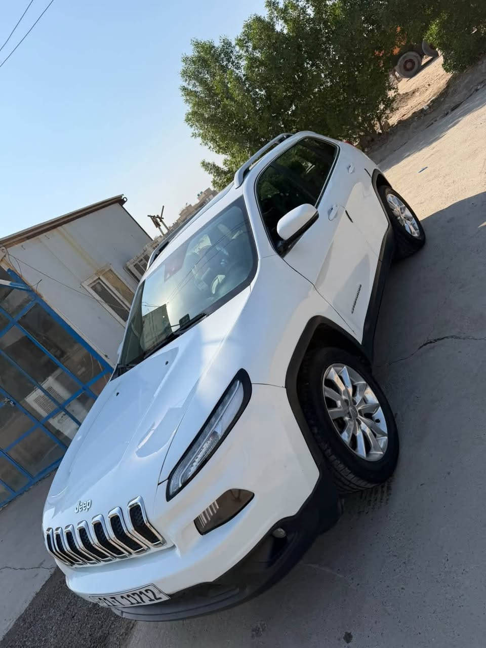 جيب. بزون مديل15. فول. مواصفات. 
1/1. رقم بغداد.  سياره جاهزه. بيه 3قطع صبغ فقط. 
السعر115. بي مجال بسيط. (***********
