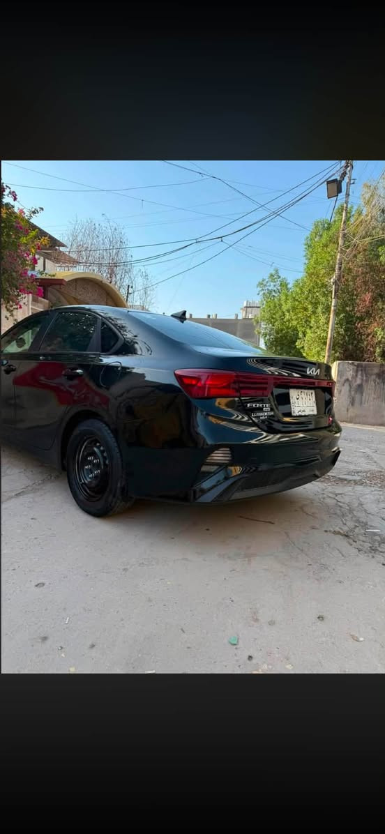 كيا فورتي 2022 امريكي✅
رقم بغداد معوقين اسويلك وكاله 
حادث/ بنيد امبدل 
كلير من امريكا صفحة كامله 
بدون دواخل 

ماشيه 72.000ميل 

مواصفات عاديه :✅

( محرك 2000 دوش , تحكم استيرن ، شاشه , كامرا ، تحديد مسار ، رادار ، كروس سرعه ، مانع انزلاق ، 3 وضعيات قياده )
وباقي المواصفات المعروفه .

سعر 125 ورقه 
العنوان واسط صويره 

***********
