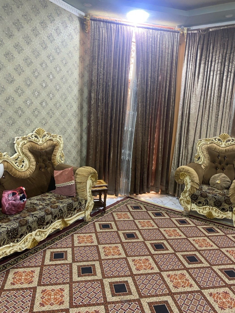 بيت 150 م واجهه 10 نزال 15 عرفتين صاله مطبخ ديوانيه صحيات داخلي حارجي كراج كبير استفسار ***********