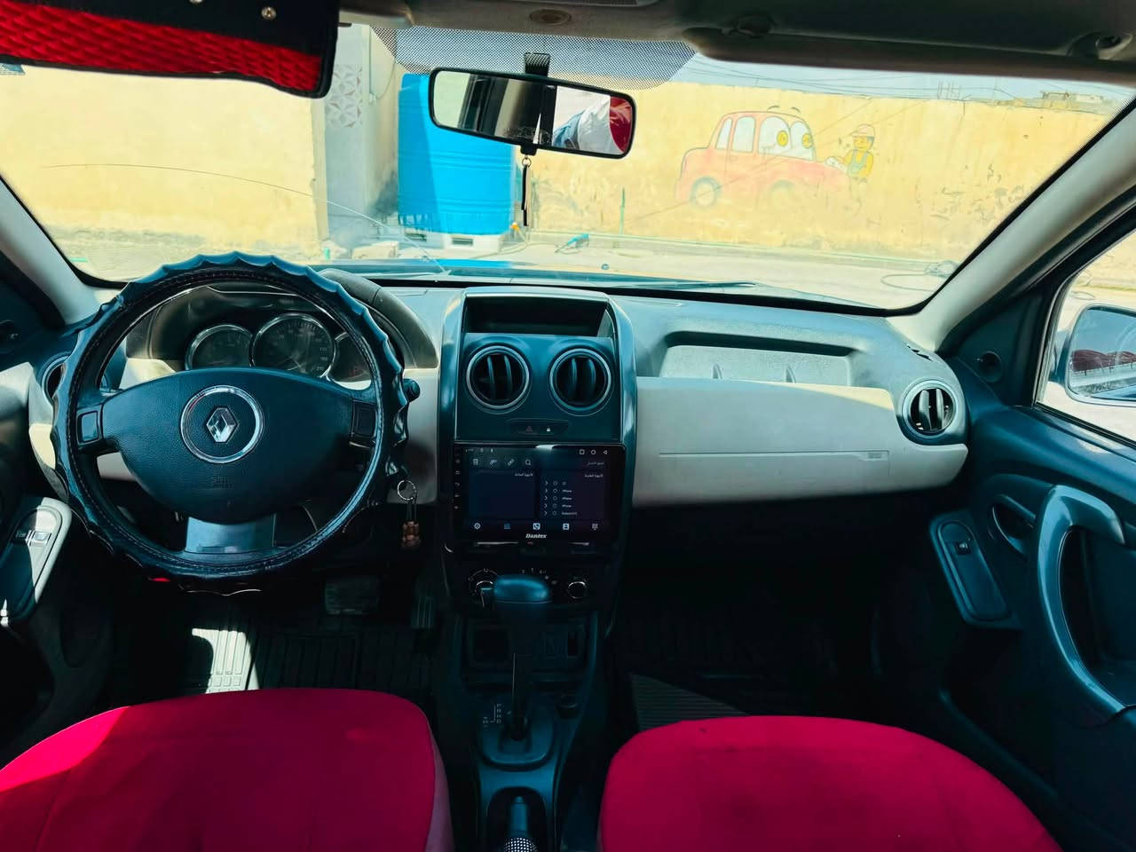🚗 رينو داستر 2018 للبيع – بشرط الكفالة 🚗
للبيع سيارة رينو داستر موديل 2018 (نيلي / أزرق داكن)، أخت الجديد ونظيفة جداً.
📌 المواصفات والتفاصيل:
 الكفالة: كفالة عامة (كير، محرك، كشر) بشرط الفحص.
 الرقم: رقم قادسية (الديوانية) / مداورة ثاني يوم.
 الشاشة: شاشة أندرويد لمس حديثة.
 الداخل: التخم والداخلية مغلفة أحمر ونظيفة جداً.
 التبريد: شغال وثلج ❄️
 الإضافات: حوامل سقف (Duster)، حساسات، وباقي المواصفات الفول.
📍 المكان: الديوانية
📞 للتواصل والاستفسار (اتصال أو واتساب): ***********
