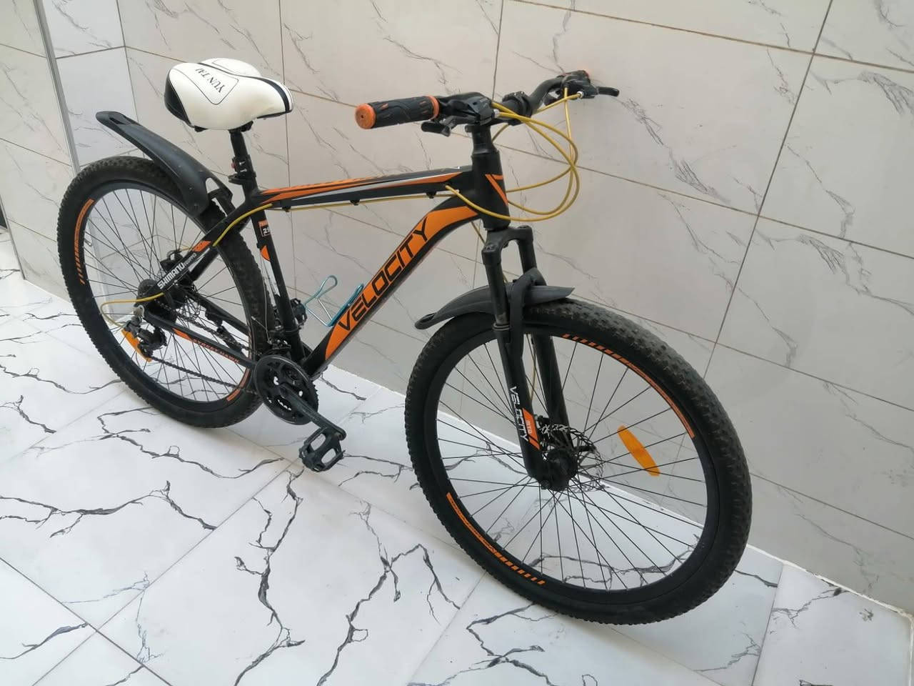 دراجة هوائية جبلي MTB مقاس 29

دبل امامي شغال

بريكات ديسك

كشن عريض ومريح

عقرب وشفتر شيمانو 6 speed

نضافة 100 % مابيه اي شخط

دراجة كامله مايحتجلها شي مابيها اي عطل

السعر المطلوب 160 الف

للاستفسار اكثر تواصل مع صاحب الدراجة على الواتساب ***********

اني مكلف بالنشر فقط🌹🌹🌹

💜💜💜💜💜💜💜💜💜💜💜💜💜💜💜💜💜💜💜

دراجەیەکی پاسکیلـی شاخەوانی MTB، قەبارەی ٢٩.

شۆکبەرەی پێشەوە کار دەکات.

بریکەکانی دیسکن.

کورسییەکی پان و ئاسوودەی هەیە.

عەقریب و شفتر Shimano، 6 speed.

پاک و خاوێنە ١٠٠٪، هیچ شخطێکی تێدا نییە.

پاسکیلەکە تەواوە و هیچ شتێکی پێویست نییە، هیچ کێشە و عەیبێکی نییە.

💰 نرخی داواکراو: ١٦٠ هەزار دینار

بۆ زانیاری زیاتر، لە ڕێگەی واتسئاپەوە لەگەڵ خاوەنی پاسکیلەکە پەیوەندی بکەن: ***********

من تەنها بەرپرسیارم لە بڵاوکردنەوەی ئاگهییەکە 🌹🌹🌹
