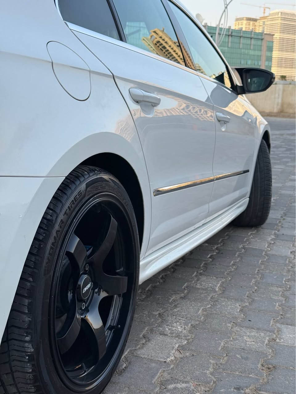 ***********

(نرخی ٨٩ وەرەقە) 

PASSAT CC 2013 R line کلین 

شکل نوێی خەلیجە کلین بێ سبوخ 
 
١١٧ هەزار کیلۆمەتر رۆیشتووە 

R line قەپات مواسەفات

مەکینە ٢.٠ تۆڕبۆی ٤ پستۆنە بە شەرت نەکراوەتەوە 

٦ گێڕی تۆماتیکە 

سەیارەکە کلینە دەحامی لۆ دەحامی بەشەرت 
بێ سبوخ بێ دەحمە  
ئێڕباگی نەتەقیوە بە شەرت هەمووی 

گێر و مەکینە و تەبرید بەشەرتە

ڕەقەم و ژینگەی نوێیە تا ٢٠٣١ 
بە ناوی خۆمە 
کۆبۆنی بەنزینی کەرکوکی لەگەڵە

٤ تایە و ویلی نوێی  قیاس ١٩ سپورتی لە سەرە تازە کرومە بە ٧٠٠$

‎مواسەفات R line قەپات //-
‎١- ناو زەردە ٢- ٤ گێر ؛ حادی ؛ تۆماتیک ؛ سپۆرت  ٣- پانۆڕامایە ٤- هەموو گیانی حەساسە ٥- گێچ ئەلیک ترۆنی ٧- کوشین مەساج ٨- بیلاد پەردە ٩- برێک بەسمە ١٠- ئۆتو هۆلد ١١- تەحدد سورحە ١٢- کوشین کارەبایی ١٣- ٦ سەماحە ١٤- ڤۆلیۆم ١٥- تەبرید مەرکەزی ١٦-زۆر مواسەفاتی تر

سەیارەکە ماڵی دۆستە یەک دینار مەسروفی تێدا نیە وەک شەریکە ماوەتەوە 

نرخی ٨٩ وەرەقە
  
سەیارەکە لە هەولێرە 

*********** واتس ئاپی لەسەرە أربيل, العراق
