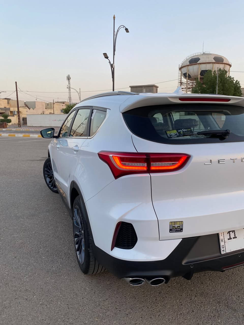 جيتور X70 FL موديل 2026 للبيع
 7 راكب، محرك 1500cc Turbo.
 السيارة باسمي وتحويل مباشر
 ماشية 17,800 كم وقابلة للزيادة
 السيارة بالضمان.
 محرك 1500 تيربو
 فتحة سقف بانوراما
 كاميرات 360°
 حساسات
 شاشة تدعم Apple CarPlay & Android Auto
 مقاعد جلد
 مرايا شفط كهربائية
 صندوق خلفي كهربائي
 وغيرها من المواصفات والتجهيزات المعروفة للفئة.
 الموقع: الرمادي
 السعر: 23,800,000 دينار عراقي وبي مجال.

ملاحظة: تم إجراء 3 تبديلات دهن في الشركة، وجميع الوصولات موجودة.
للاتصال : ***********
