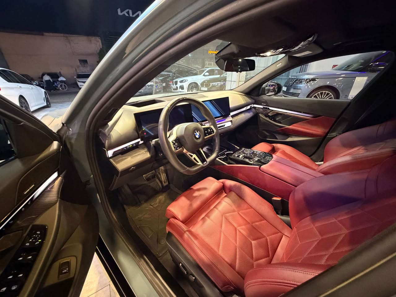 BMW 530M وكالة العروش 
2025 
M pro
سيارة فول فول اعلا مواصفات 
لايتات اسود دايناميك ليزر 
رادار كبير امامي 
اوتوبارك حساس خلفي جانبي امامي 
بانوراما 
تشغيل عن بعد 
بكلايت اسود 
ويل ٢١ بيلاد 
داخل احمر
كشنات ميموري تبريد هيتر 
ناضور ليلي 
٤ كاميرة 
بردات جانبي خلفي 
سيارة ppf و كتاب جام اسود سنة كامل 
١٩ الف ماشية 
ضمان شركة باقي ٣ سويج 
سيارة طلب خاص الون و مواصفات pro
٦٦٥$ 
*********** وتس اب 
*********** الرمادي, الأنبار
