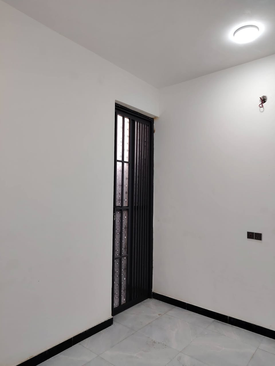بيت نزله الثالثه السكان الصناعي بيت يتكون من غرفتين وصاله وديوانيه صحيات داخليه وجارجيه
بيت نزله الثالثه السكان الصناعي بيت يتكون من غرفتين وصاله وديوانيه صحيات داخليه وجارجيه 
المساحه125قرب أسواق بغداد
الاستفسار ***********
