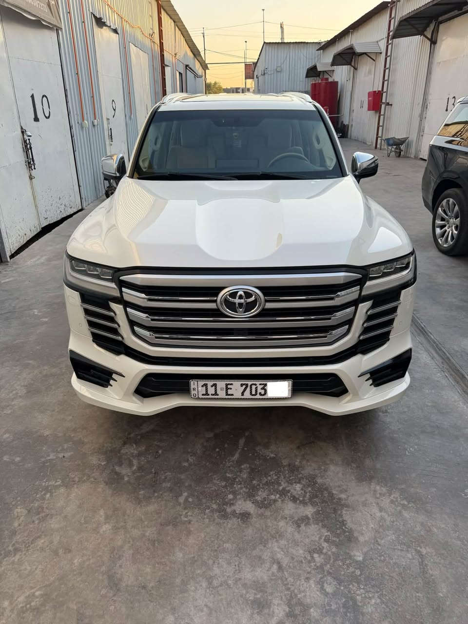 لاندكروز VX • ٢٠٢٢ • ٥٠٠٠٠ كم