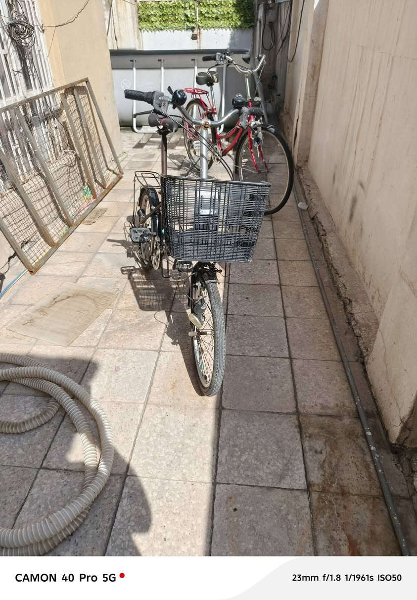 بايسكل ياباني اصلي يطبك
حجم ٢٤ 
٦ مكاين. كير
تايرات جدد. استعمال قليل .السعر ١٠٠  الف. هاتف ***********  بغداد دورة
