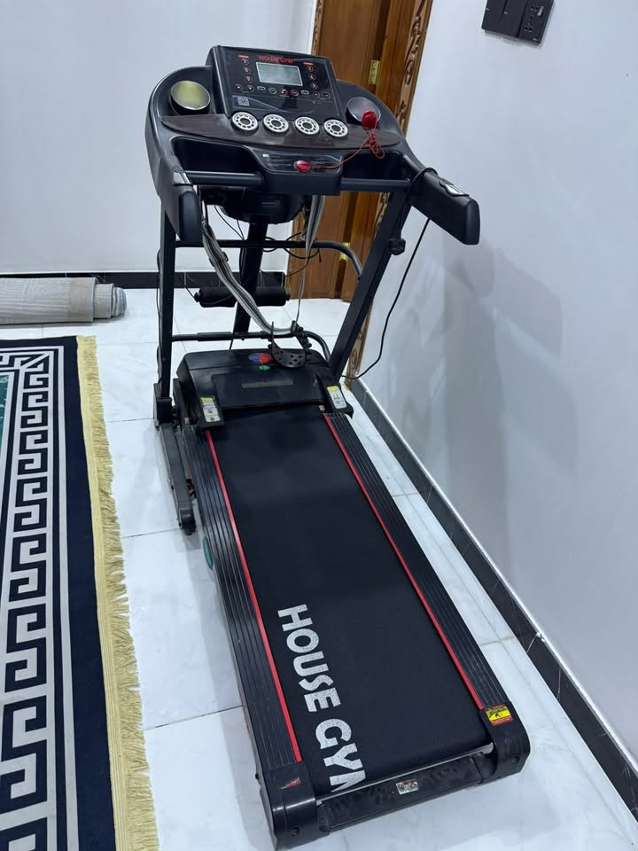 جهاز جري كهربائي منزلي House Gym، مناسب للرياضة والمشي والجري داخل البيت

جهاز جري بنصف السعر الاصلي🏃🏻‍♀️
الجهاز يحتاج إلى تصليح بسيط، لذلك تم عرضه بنصف سعره.

📩 للاستفسار ومعرفة التفاصيل، مراسلة الرقم👇🏻
***********
