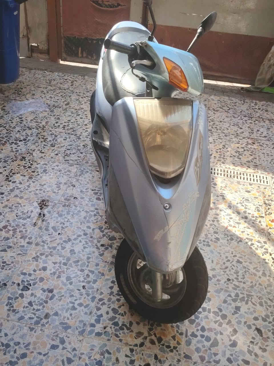 سلام عليكم دراجه بريز كابريتر البيع كلها بلادي برغي واحد ما مفتوح بيها مكينه  خرسه شلعه ومعدل طياره.  الشراري  راسني واني خادم اله المكان بغداد حي الكوفه  *********** رقم مبايل  السعر 700  وبيها مجال  بصيط
