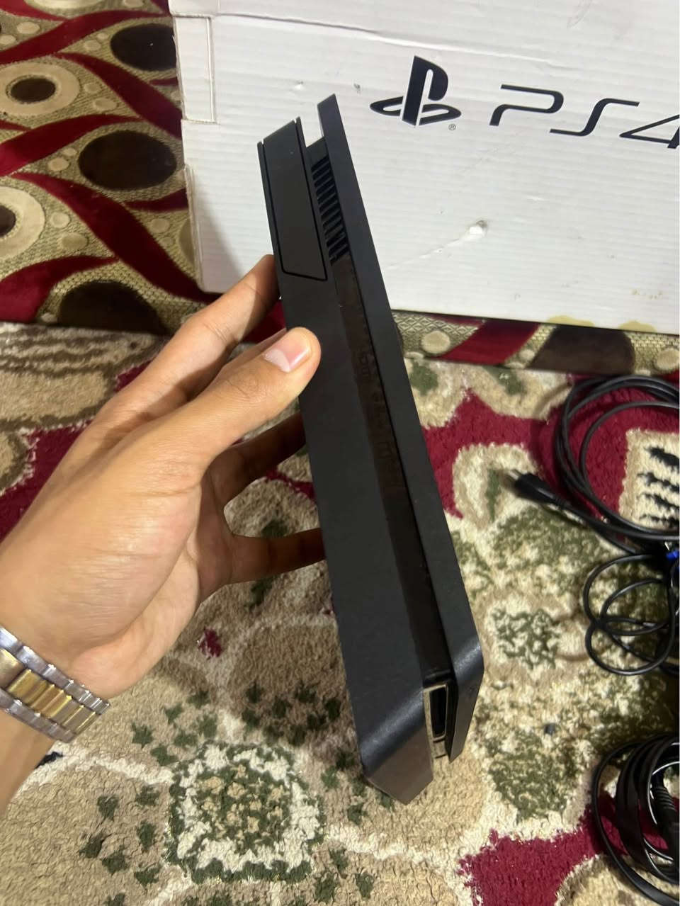 سلام عليكم 
بلي 4 سلم مهكر هارد 1 تيرا اخو الجديد شرط فحص وضمان تجي تفحص والك بي ضمان 
كامل ملحقاتة وجوستك شرط الاصلية وكارتونة وكيبلاتة
بي العاب 
1 - جيتي اي 5 
2- درايفر فايث سيتي المحسنة
3- درايفر سان اندرياس 
4- فيفا26
5- بيس 26 
6- بيس 13
7- كول اوف ديوتي الطليعة
8- ذا لاست اوف اس المحسنة 
9- كريتوس راكنروك 
10- ايام مضت 
11- ماين كرافت 
12- ‏Time Crisis 2
وتكدر تضيف بعد العاب
مكاني البصرة الجمعيات السعر 250 
*********** البصرة, العراق
