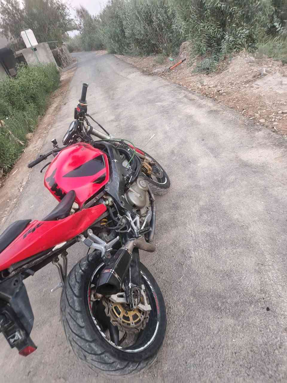 🏍️ للبيع دراجة هوندا F4i ❤️‍🔥600
نظيفة وحالتها زينة، مكينة تشتغل وقيادتها ممتازة.
شرط الشلعه او معدل ممتاز جدن والله 4البطناش والله والله 
الدراجة مثل ما موضح بالصور، الفحص والمعاينة للجادين فقط.
💰 السعر: [15او بيهء مجال كلش غليلل 
📍 المكان: [بغدادالمدائنسلمانباك]
📞 للتواصل: [***********]
للجادين فقط، والبيع على السوم/السعر النهائي حسب الاتفاق.
