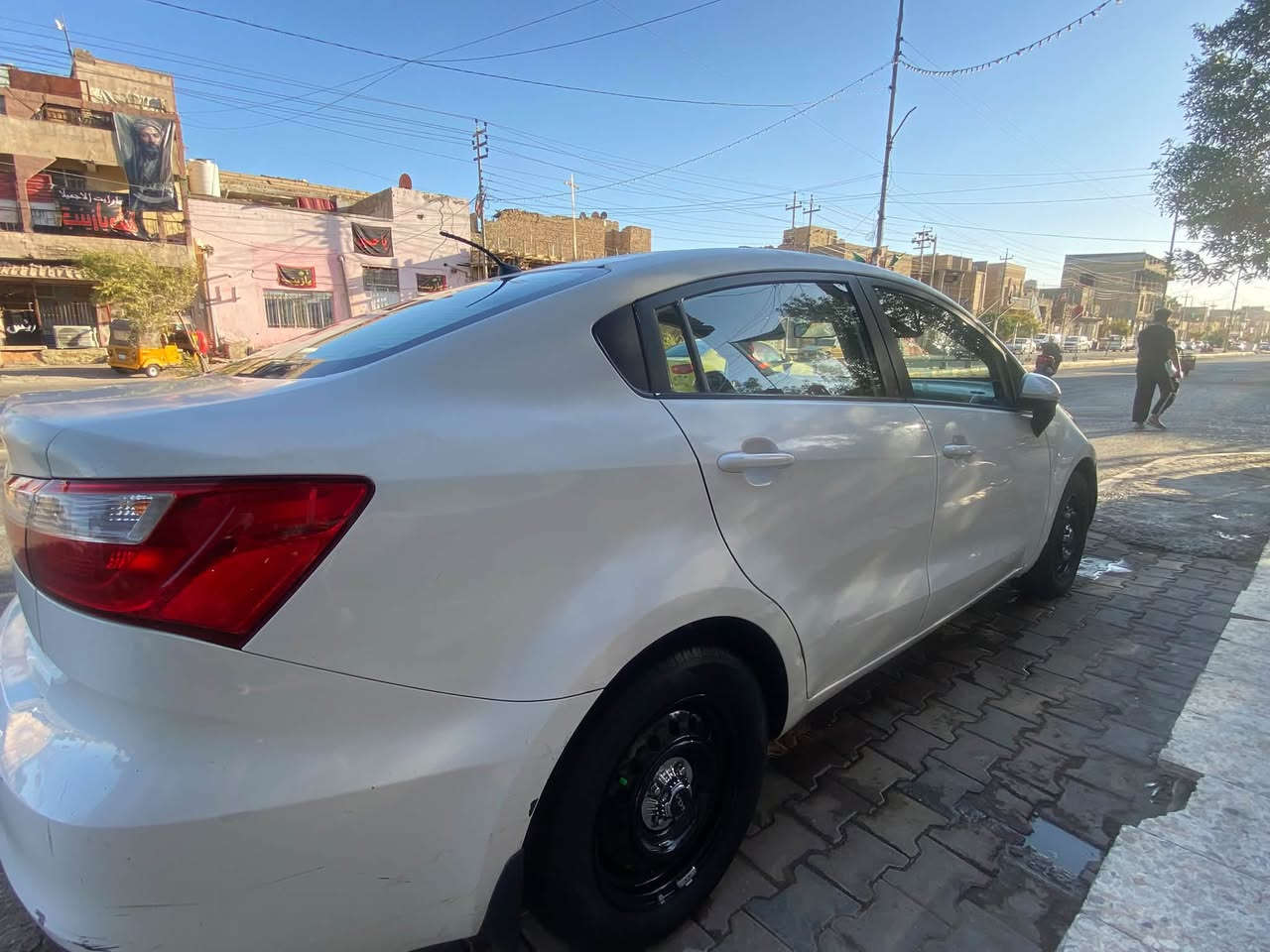 سلام عليكم كيه ريو فول مواصفات مرايات شفط 

تحكم ستيرن  هواي شغلات بيه بعد مال فول عده الفتحه مابيه 

ثلاجه بلجكمجه موديل 15 كير مكينه 1600 قطرتين مكفولات 

تبريد شغال سعر 83 وبيه مجال الطيبين مكان سياره 

ميسان مركز رقم سياره ميسان سنويه صاقطه 
عليك بس تبصم بعد 

***********  سياره جاهزه ترايك وين ما يعجبك 

كفاله من ضربه وصبغ بس بارد قليل 
كلشي كلت مو تخابر شبيه مابيه هذا 
كدامك شوف واني خادم مستعجل عل البيع 🙏
