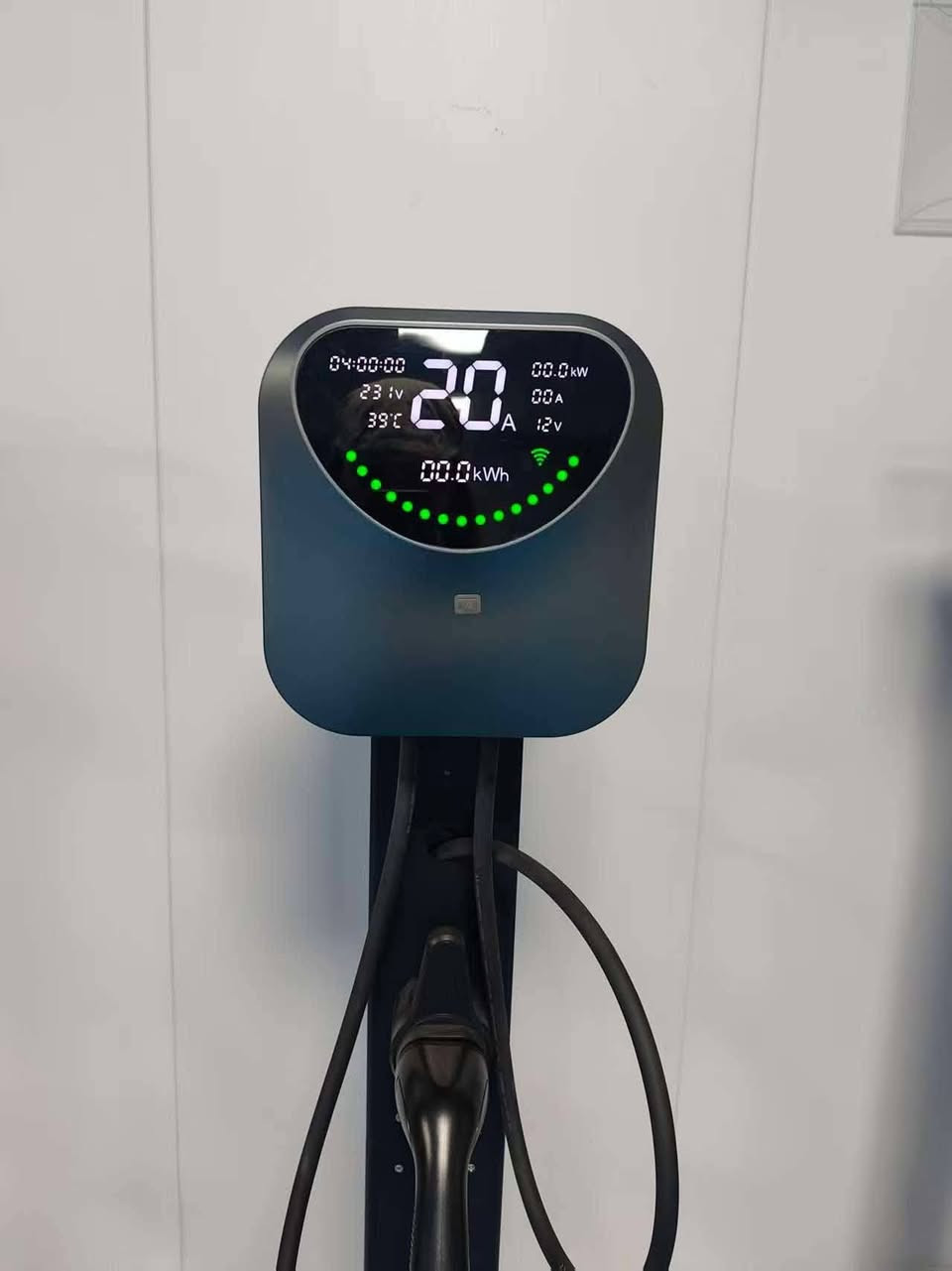 🚗⚡ لمالكي Jetour T2 و Jetour G700 (البلك إن هايبرد)
🔋 بعد لا تحتار بشحن سيارتك… الحل صار بين إيديك!
وفرنا لكم محطة شحن منزلية عالية الجودة
مصممة خصيصاً لتناسب الاستخدام اليومي وتتحمل أجواء العراق 🇮🇶🔥
✨ المميزات:
⚡ متغير الأمبيرية من 6 أمبير إلى 32 أمبير
📱 تحكم ذكي عن طريق الموبايل
🖥️ تحكم مباشر من شاشة الشاحن
🌦️ مقاوم للرطوبة والغبار والحرارة
🔒 حماية متكاملة من التماس وارتفاع وانخفاض الفولتية
شحن آمن… ثابت… وبدون قلق 👌
📍 متوفر الآن في فروعنا:
📌 بغداد – شارع فلسطين 
📞 0772261990
📞 ***********
📌 بغداد – حي الجامعة
📞 ***********
📞 ***********
📌 تقاطع الدرويش – شارع البدالة مقابل جامع الحميد
📞 ***********
كربلاء المقدسة 
***********
🚚 يتوفر توصيل إلى جميع محافظاتنا الحبيبة
