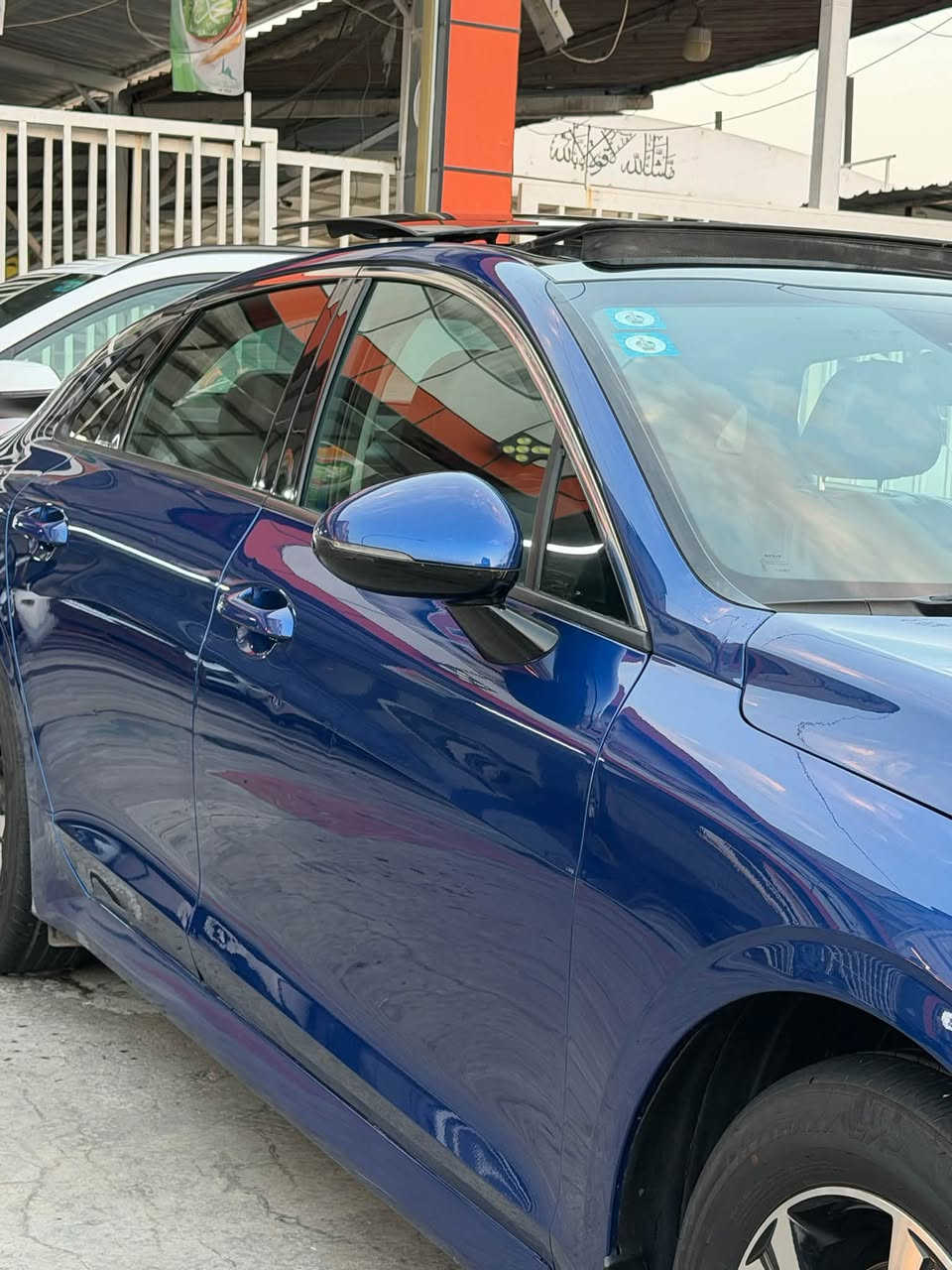 سلام عليكم 
K5
وارد أمريكي  حادث جاملغ و بنيد + سونار مرفق مع الصور 
موديل 2021
المواصفات:

محرك 1600تيربو 

كير أوتوماتيك

كاميرا خلفية

حساسات أمامي وخلفي

شاشة + Apple CarPlay

بانوراما

قطعتين تبريد 

تشغيل عن بعد 

بصمه 

اشاير بالمري  

الكشنات الاماميه تدفئه تبريد

شحن لاسلكي 
السعر 14,000$
العنوان بغداد الوزيرية معرض الاخوين 
للاستفسار 
***********
***********
