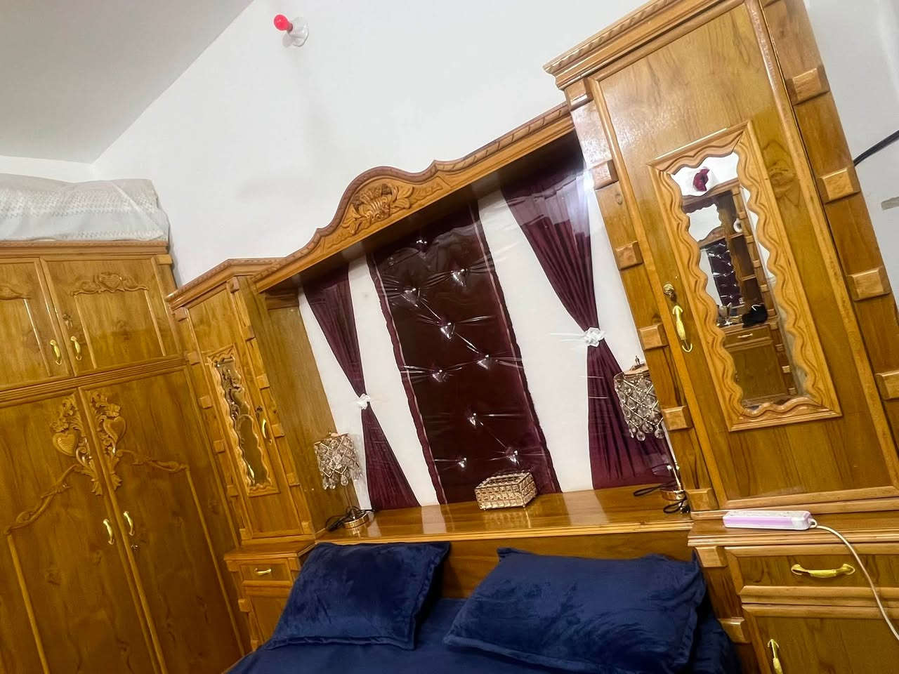 غرفه نوم جديده للبيع مكلف بالنشر السعر مليونين قفل
***********
