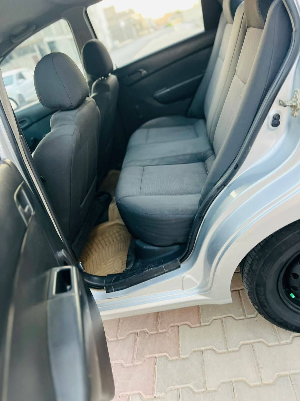 السلام عليكم
للبيع سيارة أڤيو 2011 گير اوتوماتيك 
محرك مسكر معمر جديد  تبريد ثلج 
رقم دولي صلاح الدين لنهاية ال 2026 شرط التحويل الشرعي بالزاب ضررها موضح بالسونار السعر 65 وبيها مجال للإستفسار اكثر إتصل بالرقم التالي 
***********
