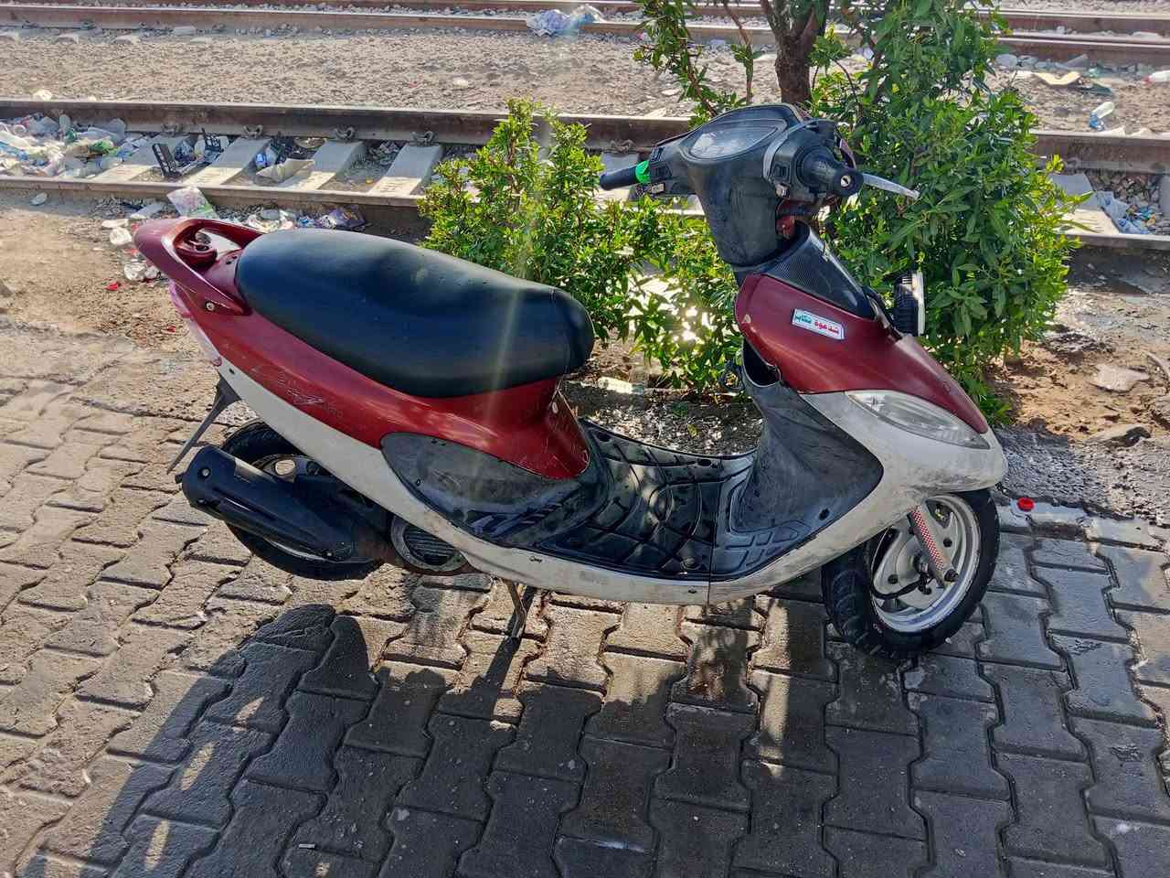 دراجة للبيع ياباني كيموكو
نضيفة شوفت عينك حبيبي تشتغل هندر 
سرعته 100 بيه شوي تبخير رايدها 275وبيه مجال مكاني بغداد قضاء المحمودية الرقم*********** شراي يراسني.
