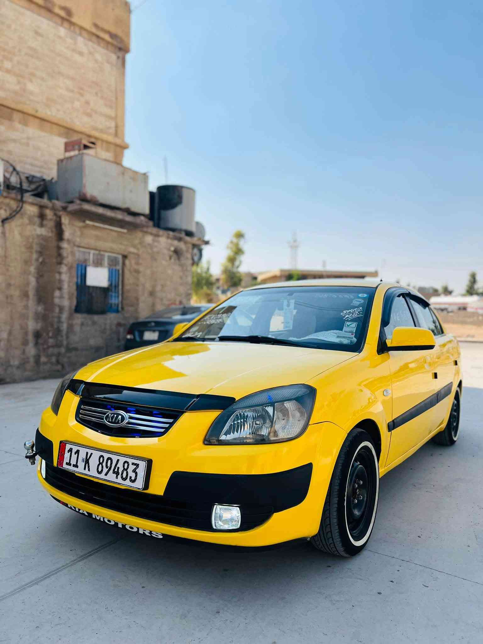 للبيع كيه ريو أمريكي موديل 2009 مكينه وكير شرط محرك 16 كير توماتيك كابون بانزين ماستر بيها هىيه وغرامات صفر رقم انكليزي هزه جديده سنويه لي 2031 شرط الوكاله والتحويل بل موصل السعر 80 وبيها مجال بدون ضرر جاملغ كدام وبوند تبديل بدون دواخل السياره فول توماتيك جامات كهرب مري كهرب تحكمات جهتين شاشه كاميره سستم سماعات وايرمنيه كلها شغاله طخم ورا وكدام جديد طخم تايه جديد استيرن بور جدد سياره جاهزه ربع ما يعوزها كبل ع شارع *********** // ***********  مكان السياره موصل جانب الايمن
