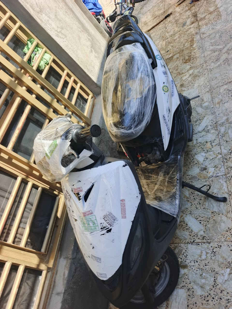 لبيع اوراق بيه كما موضح بالصورة
نكرة سلف درجة ماكس 140
كفراته تجاري سعره ٣٥٠وبيه مجال 
مكاني بوبشام قرب سيطرة شعب 

***********
مامتواجد علفيس

