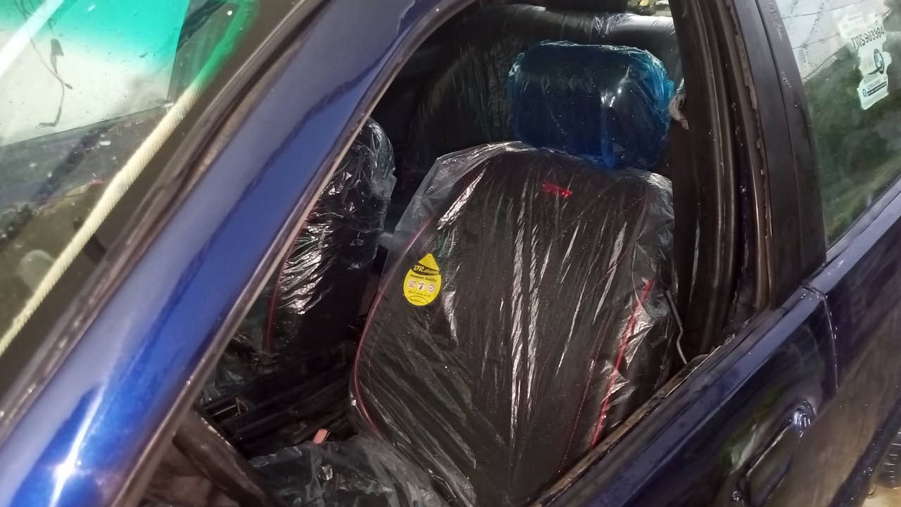 سلام عليكم للبيع او المراوس حسب القناعه BMWE36موديل 95 كير عادي 
معمره جديد صدر خلفي امامي جديد مكان السياره الانبار قضاء هيت وتساب ‏‪***********‬‏
