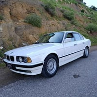 سڵاوی خوا لە هەموو لایەک BMW بۆ فرۆشتن  مۆدیل 1993 520i گێڕ عادی  ئاڕم...