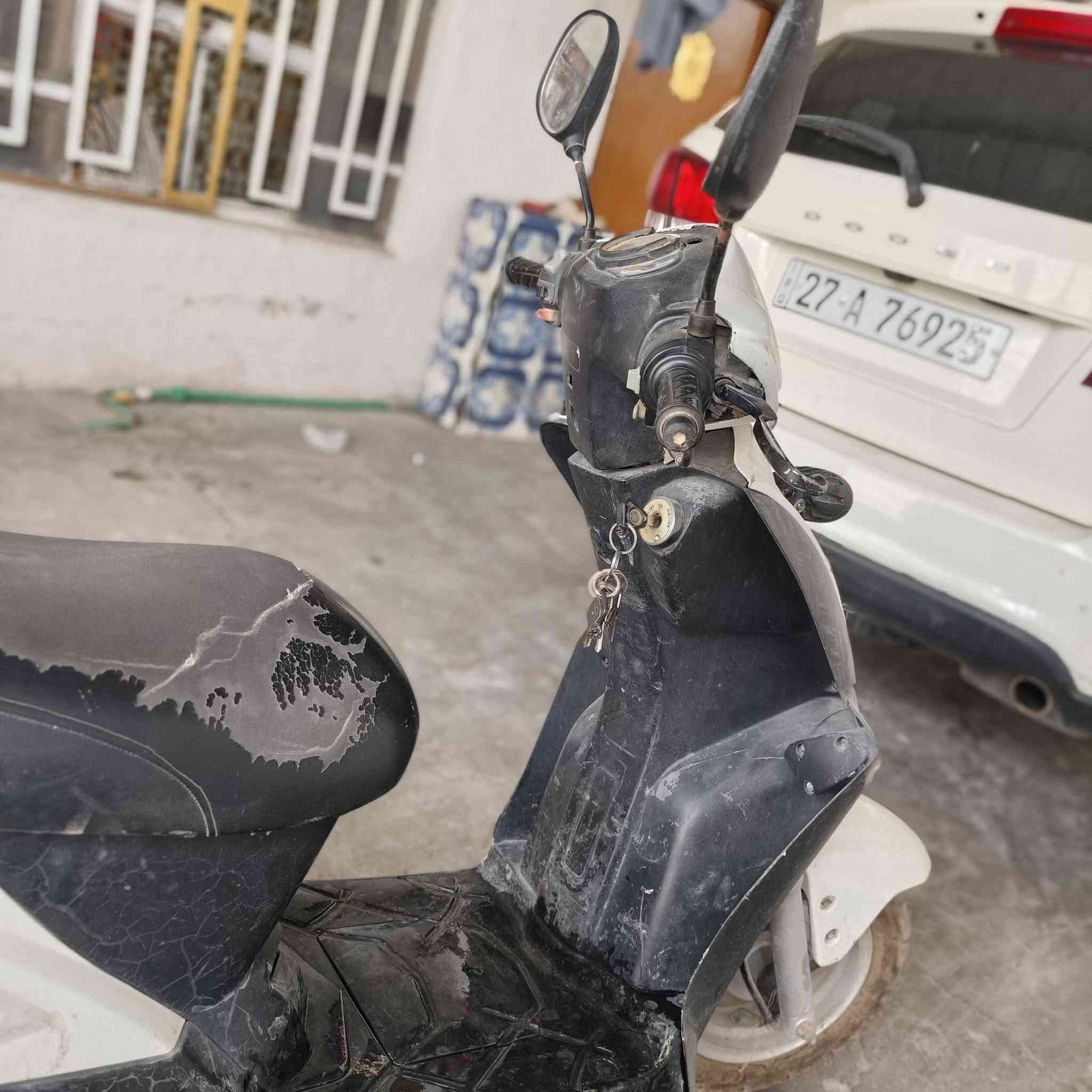 سلام عليكم 

دراجة كومكو كوري نضيفه 

للبيع سعر 300 
 

تفاصيل اكثر خاص

للتواصل 
***********
