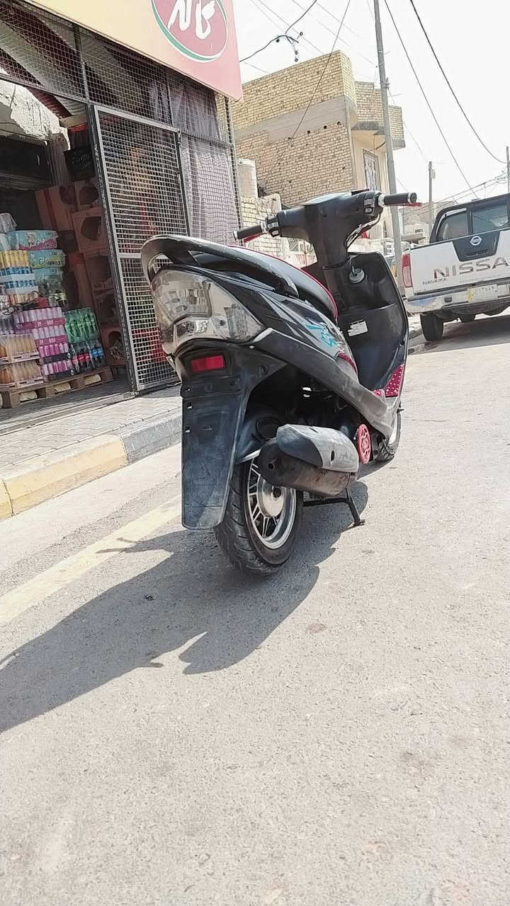 ماكس عدله البيع دراجه خير من الله برغي ممفتوح بيه مكينه مامفتوحه كهربائياتها كامله سلف هندر شغاله وياها كفرات اصليه مختمات وكفرات تجاريه وياها وياله نجمه ويالاته لاصليه  شلعه ومعدل سعر 850 وبيه مجال مكانه كوت الشهداء لاستفسار *********** متواجد خاص
