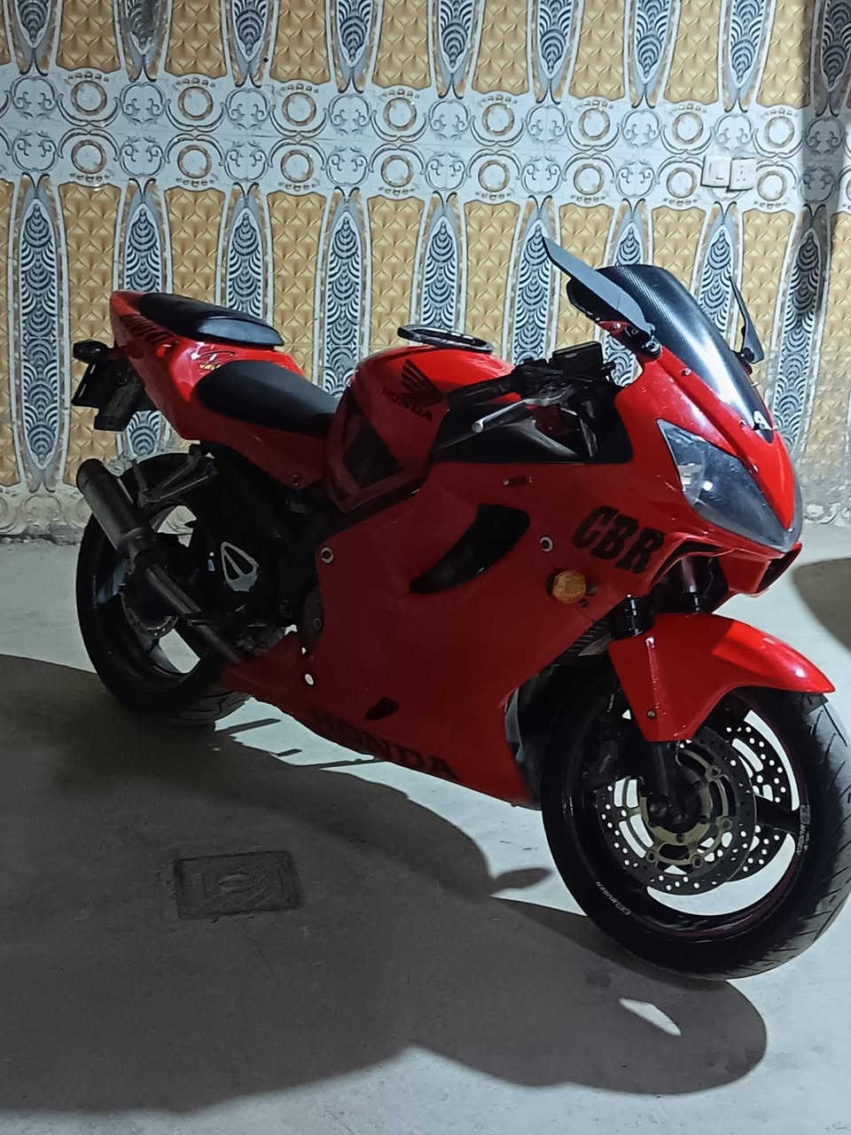 افوراي 600 موديل 2006 نوزل مو كابريته +الدراجه بدون  دراجه مكينه مفتوحه ومسويلها ادمه لمكينه بلكات وتنضيف مجاور ومي زيتي الاحمر دراجه 1 2 3 بطناش كهربائيات كلها شغاله تخم تاير جديد  دراجه ابدلها دهن LIOUI MOLY اصلي مو هاذه المضروب التر مالته 20 الف وبنازين محسن دراجه  وبيها منضومه مال زنون تسوي اليل نهار نضافتها خير من الله احله من صور مكاني واسط زبيديه سعر 2750 وبيها مجال ***********
