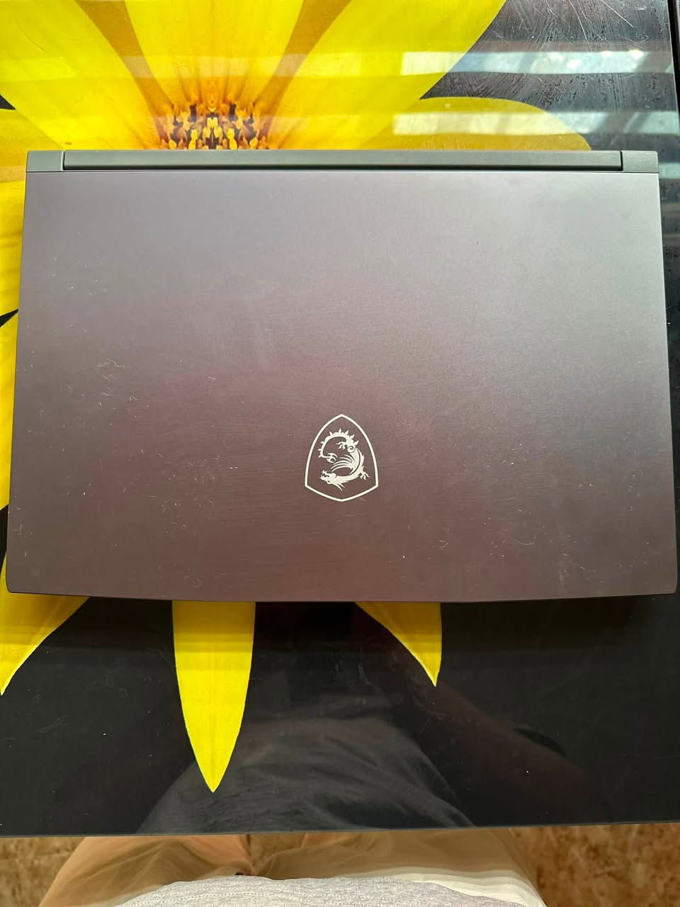 سلام عليكم 
لابتوب للبيع MSi
شاشة 15.6فول HD
رام 16G
ذاكرة 512G
RTX 3050
جيل 13
 السعر مليون
استعمال شهر واحد فقط
نظافة 100‎%‎
للاتصال / ***********
