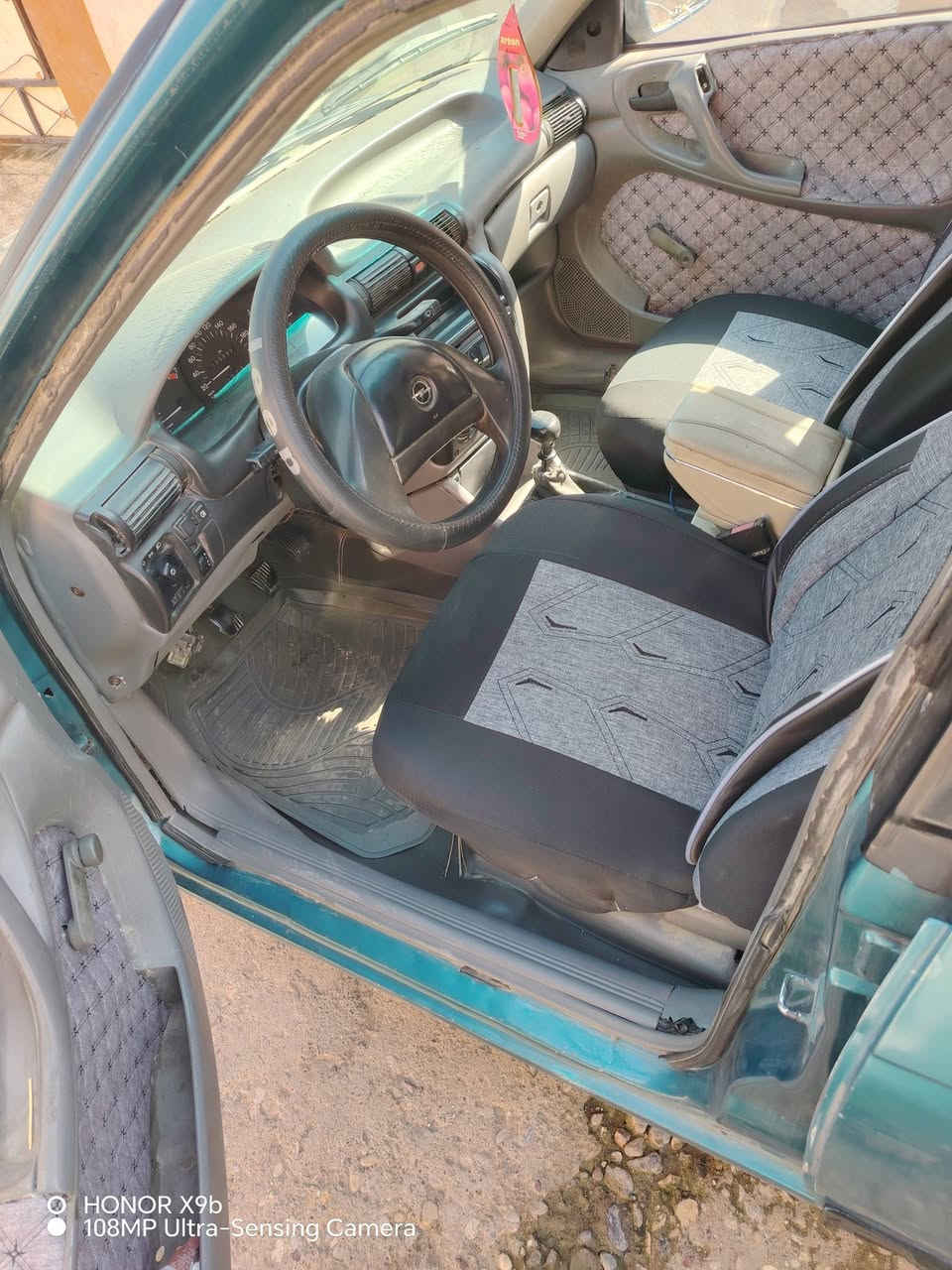 السلام عليكم استرا للبيع مديل 92 سياره شرط لا ضربه ولا طخه كير شرط محرك بدايت صرف السعر35 وبيها مجال مكان السياره موصل هاتف ***********
